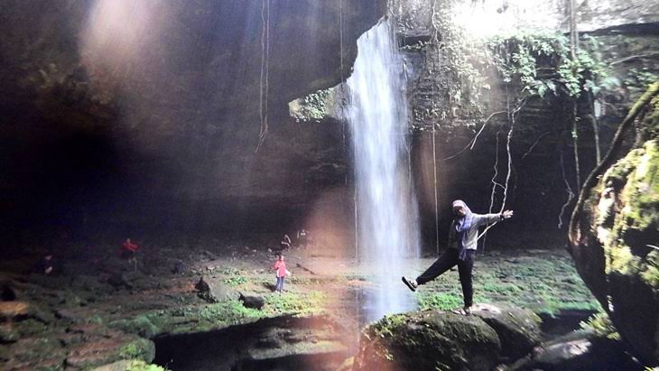 Pesona Air Terjun Lubuak Bulan Ini Suatu Keindahan Unik Memikat Di